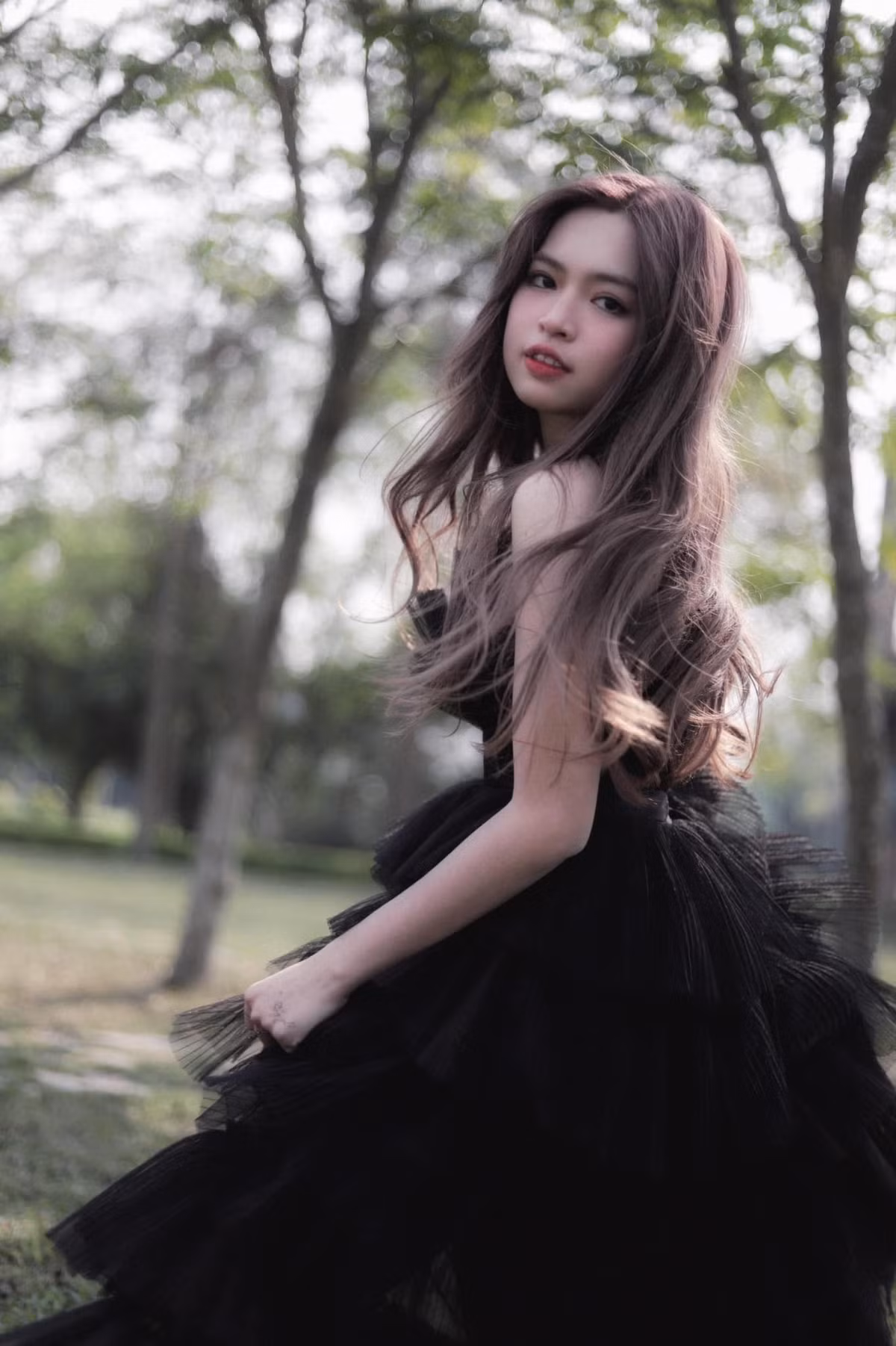 Hot girl Mắt Biếc cho biết mình không cố gắng vượt qua mà kêu lên với bạn bè rồi được nấu cho ăn và đi ngủ dậy thì quên hết mọi chuyện.