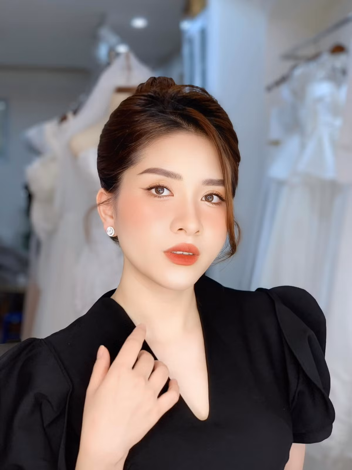 Là chủ tiệm shop thời trang nên T.D rất biết cách phối đồ và tạo dáng chụp ảnh sao cho xinh đẹp nhất