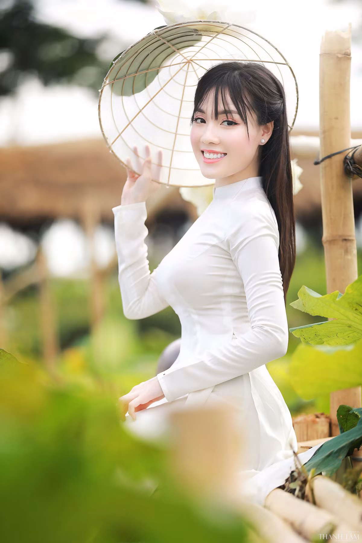 Thậm chí, một số thành viên còn không tiếc lời khen Âu Hà My hậu chia tay chồng cũ lại xinh ra, đẹp chẳng kém búp bê.