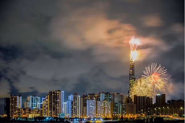 TP.HCM de xuat ban phao hoa tai 3 diem don Tet Duong lich