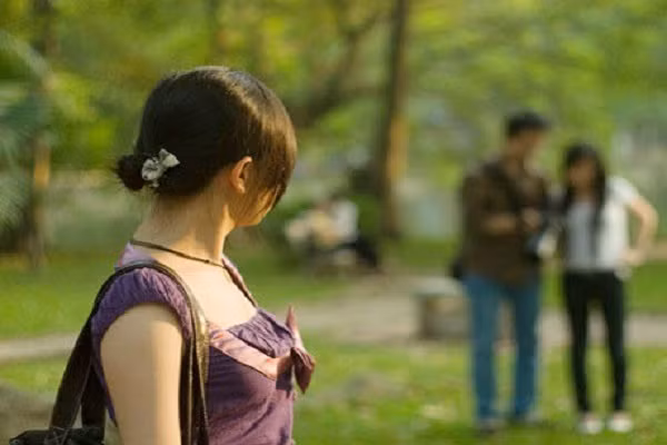 Vợ chết lặng khi 'chạm mặt' chồng chưa cưới của cô đồng nghiệp Vo chet lang khi 'cham mat' chong chua cuoi cua co dong nghiep