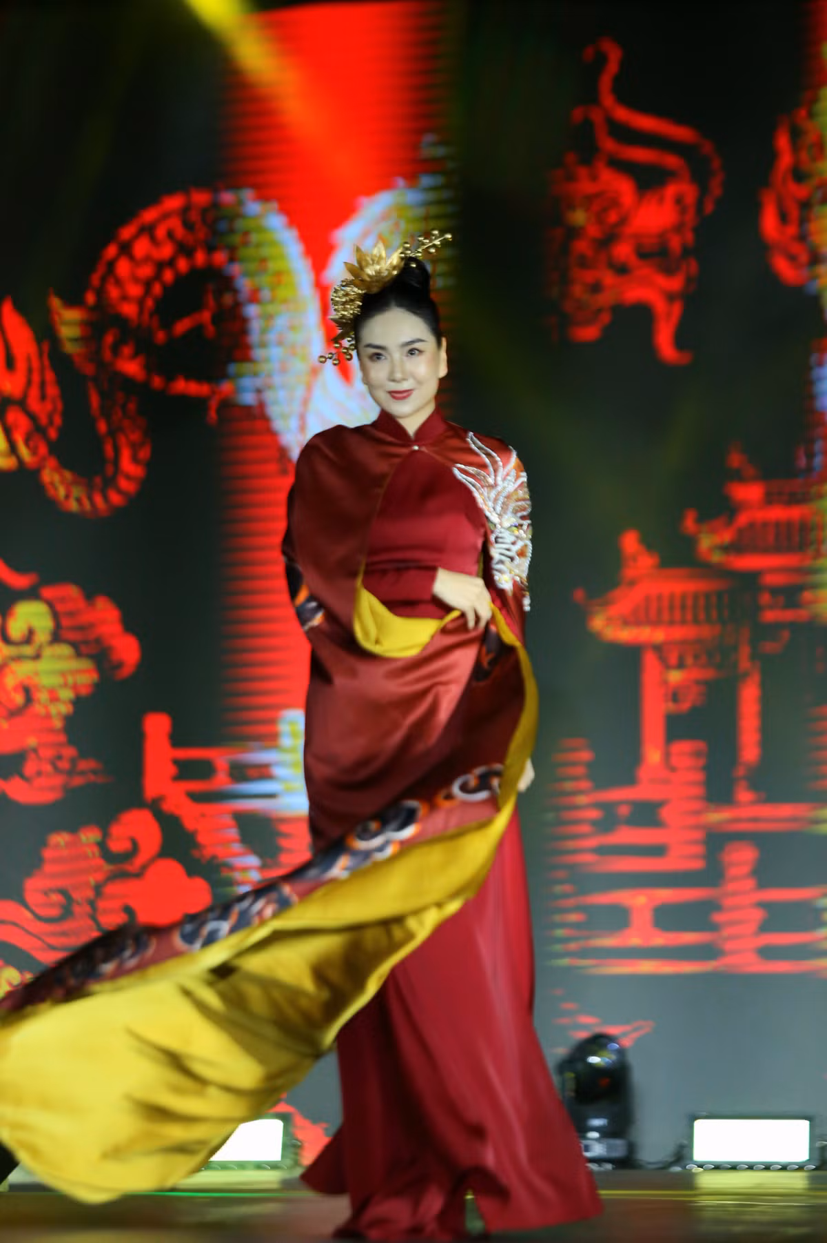 Đại diện Ban Tổ chức cho biết, Đoàn Thanh niên là một trong những tổ chức cần tiên phong trong việc quảng bá nét đẹp văn hóa truyền thống của dân tộc; theo đó, mỗi người, đặc biệt là cán bộ, đoàn viên, hội viên, phụ nữ cần nâng cao ý thức, trách nhiệm của bản thân trong việc gìn giữ, phát huy nét đẹp của Áo dài - di sản văn hóa dân tộc.
