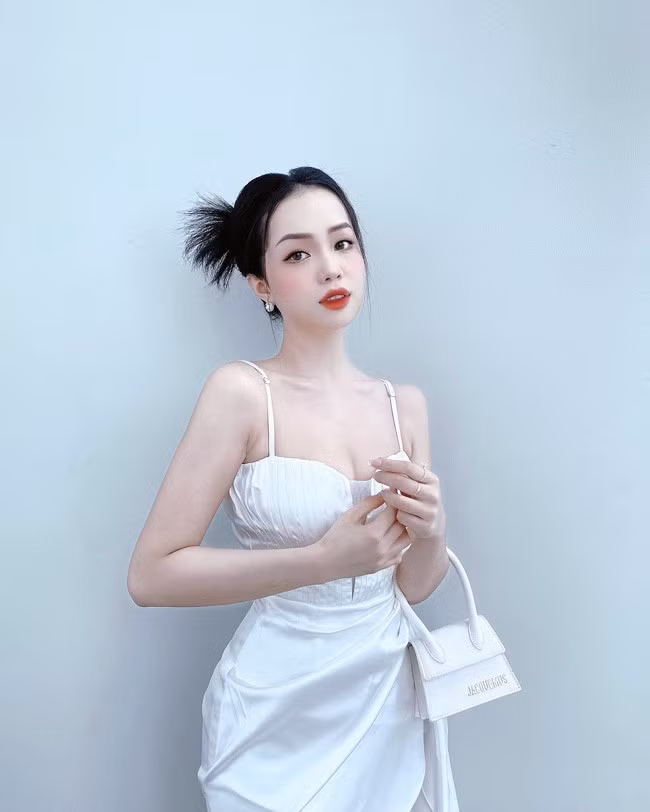 Gái xinh này cũng gây chú ý bởi cái tên đặc biệt. Thiện Mỹ cho hay, tên của cô do bố đặt với mong muốn cô sống một cuộc đời tốt đẹp, lương thiện.