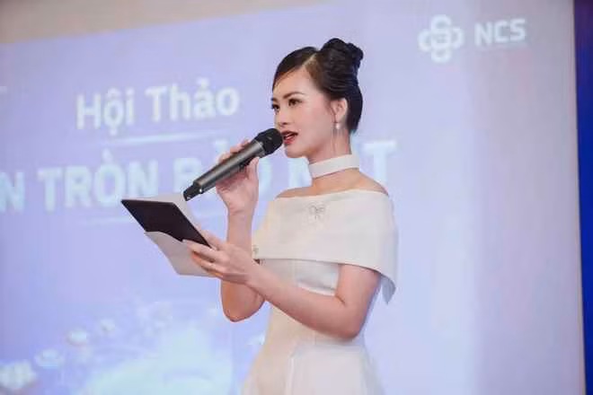 Mai Phương chia sẻ: "Video ra đời chỉ trong một lần bấm máy quay ngẫu nhiên. Mình cũng rất bất ngờ khi được mọi người quan tâm chú ý đến vậy. Video đó đạt được gần 30 triệu views trên TikTok cá nhân và cũng được lan truyền khắp các nền tảng mạng xã hội".