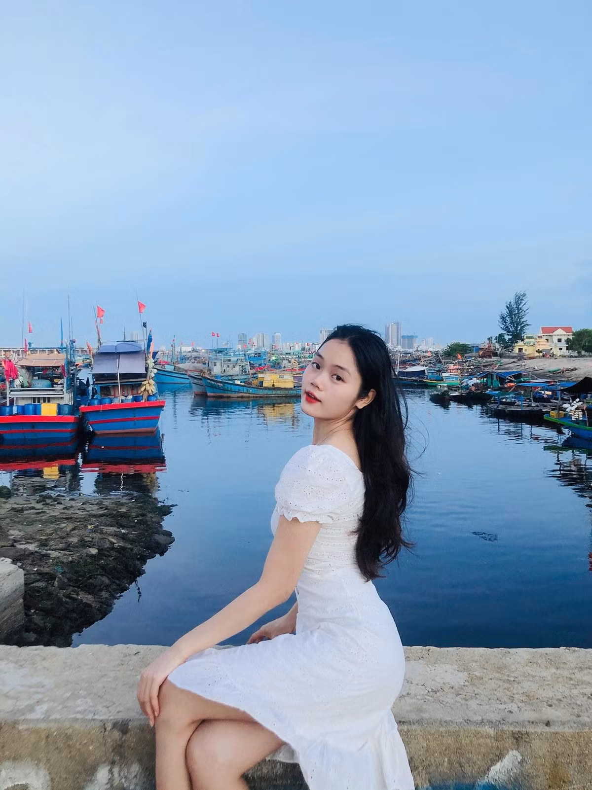 Đến với cuộc thi Hoa Hậu Hòa Bình Việt Nam 2022, Phạm Thị Huyền chia sẻ cô mong muốn giao lưu và bứt phá bản thân.