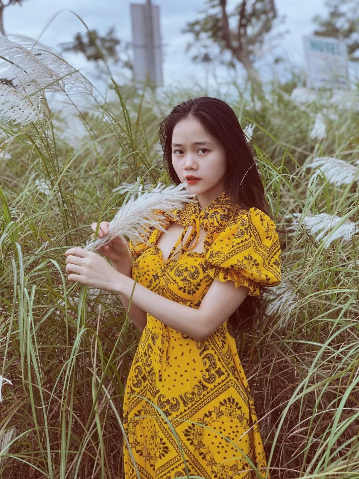 Phạm Thị Huyền sở hữu gương mặt ngọt ngào với những nét trong trẻo, dễ thương.