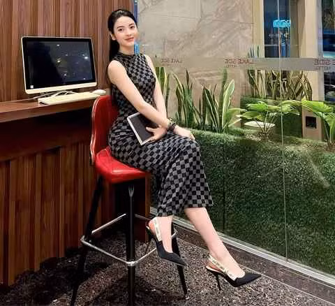 Về phía nhà Thanh Huyền, gia đình cô cũng mượn trường học để tổ chức.
