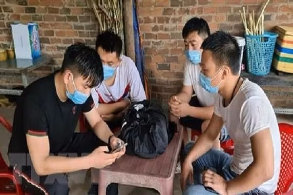 Tay Ninh truy tim 4 nguoi nuoc ngoai tron khoi khu cach ly y te