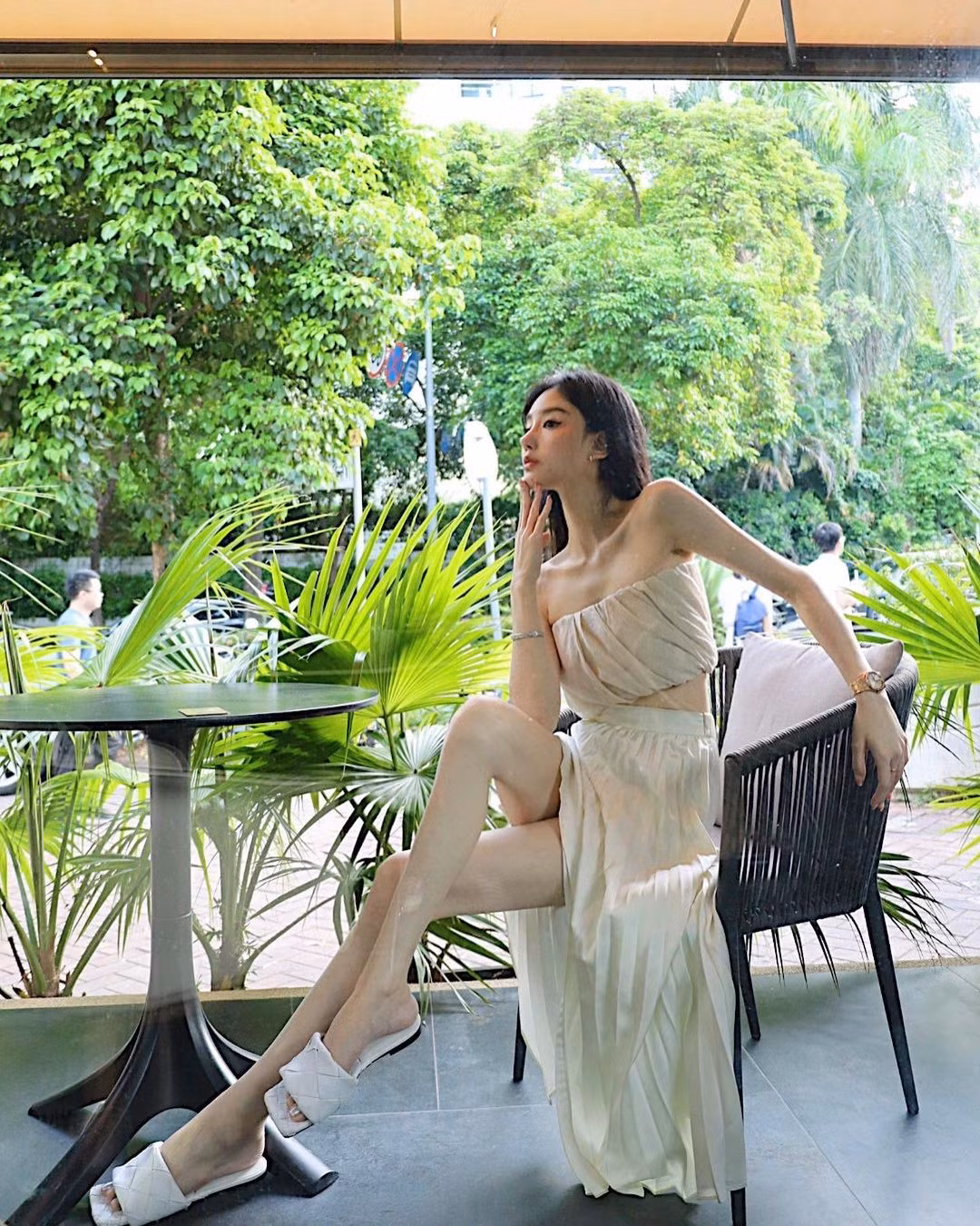 Cô thường chia sẻ hình ảnh đời thường của mình lên trang Instagram, hút hơn 237 nghìn fan hâm mộ.