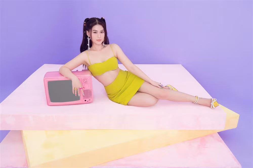 Bắt đầu từ năm 17 - 18 tuổi, Ngọc Thanh Tâm thường xuyên tham gia các cuộc thi do trường lớp tổ chức và đạt được những thành tích cao.