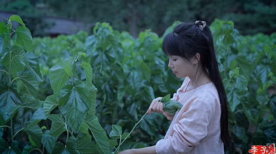 Ngoài dị ứng, quá trình học làm sơn mài của Lý Tử Thất cũng có không ít khó khăn, được cô xem như là cách kiểm tra cả thể chất và tinh thần.