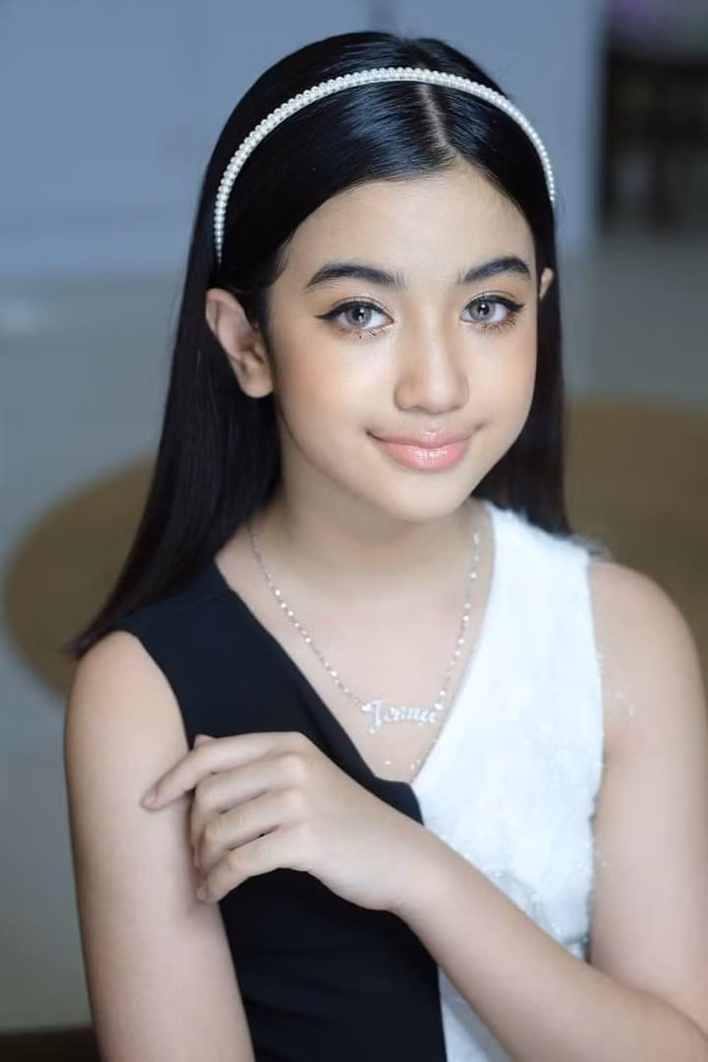 Jenna tận dụng nghệ thuật để quảng bá văn hóa dân tộc, thông qua những trang phục truyền thống và điệu nhảy được đưa vào video ca nhạc.