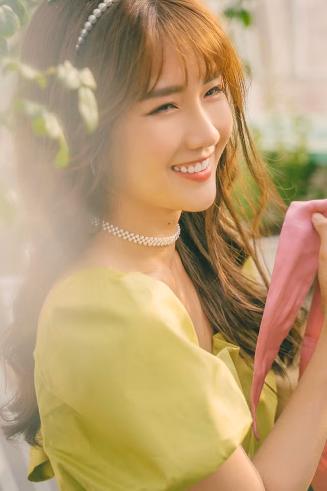 Khi được hỏi về dự án phim mới nhất, Kiều Trinh Xíu tiết lộ cô đang tham gia bộ phim truyền hình Gia đình là số 1 phần 3.