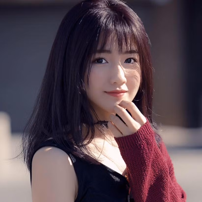 Kiều Trinh được nhiều biết đến với vẻ ngoài kẹo ngọt nhưng thời gian gần đây, cô nàng bất ngờ chuyển hướng sang vẻ ngoài quyến rũ.