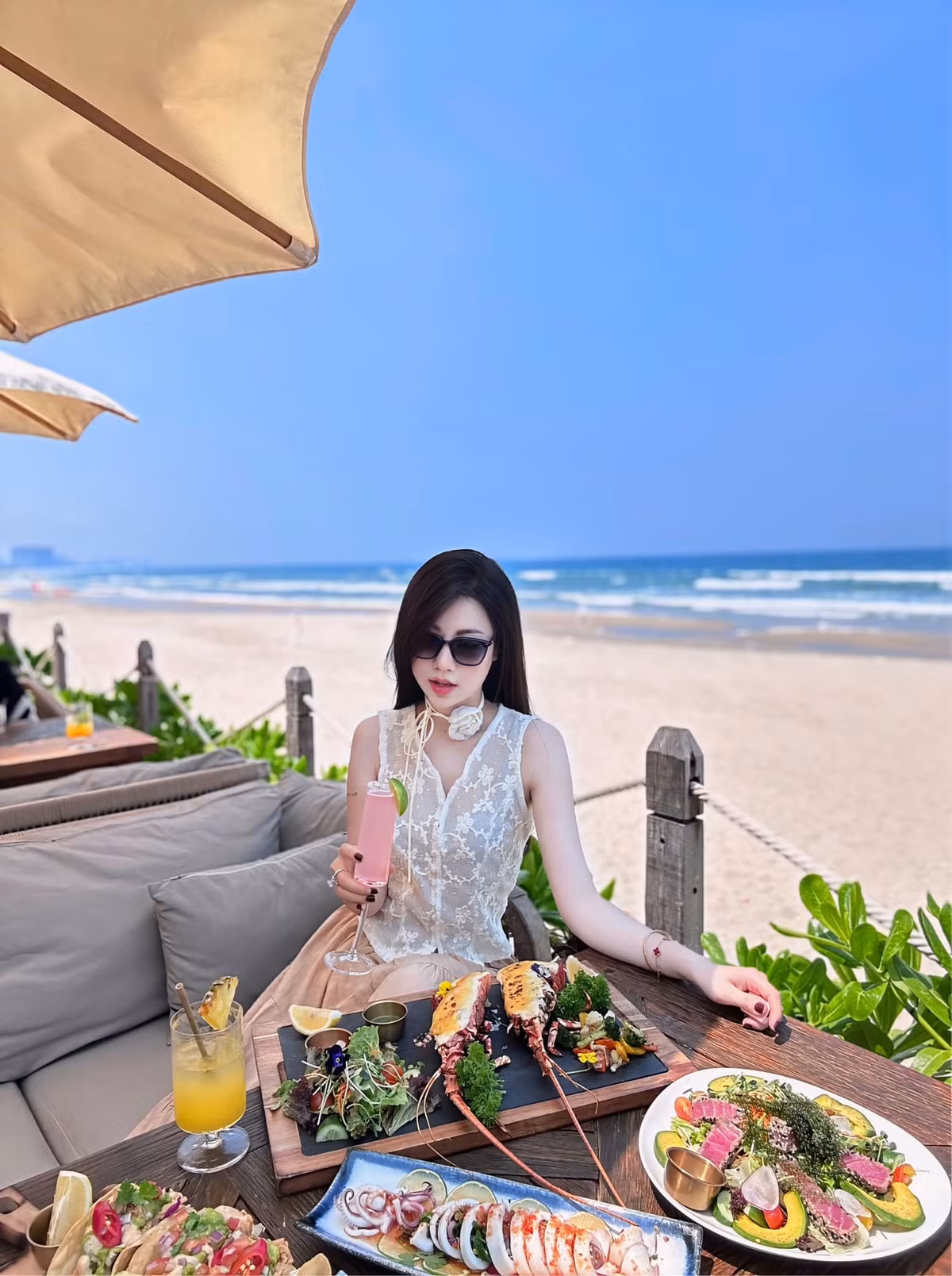 Ngoài ra, hot girl Hải Dương cũng thay đổi nhiều trong phong cách ăn mặc.