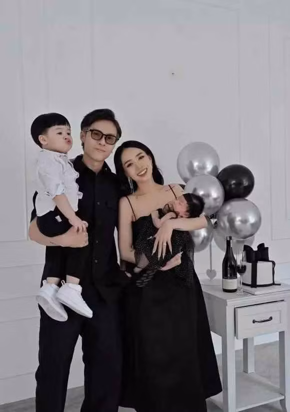 Joyce Phạm tên thật Phạm Trần Nguyễn Minh Anh (SN 1999), là ái nữ đầu tiên của đại gia Minh Nhựa với người vợ đầu. Cô cũng là cái tên nổi bật trong hội rich kid Việt.
