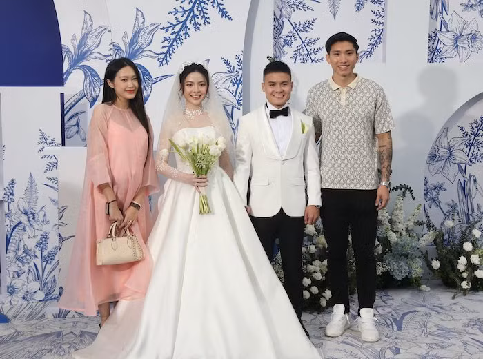 Gương mặt của Doãn Hải My bầu bĩnh hơn trước khá nhiều bởi việc tăng cân khi mang thai.
