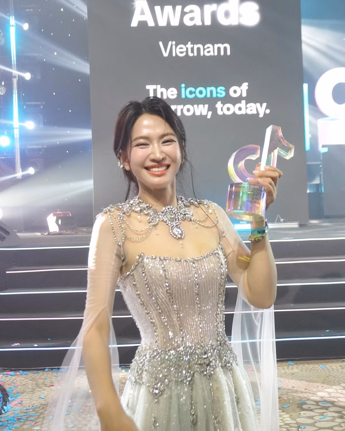 Dù xuất phát điểm là một TikToker, nhưng Lê Bống đã và đang khẳng định vị thế của mình trong làng giải trí Việt.