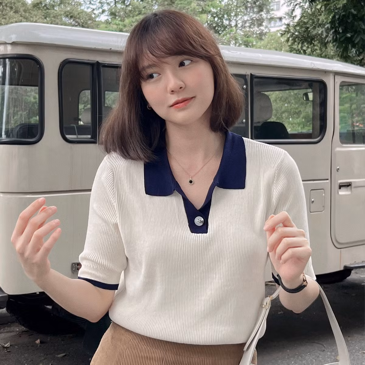 Cho đến thời điểm hiện tại cư dân mạng đã bắt đầu có cái nhìn thiện cảm hơn dành cho Hải Tú. Một số người cho rằng cô và Sơn Tùng M-TP "xứng đôi vừa lứa", thậm chí không ngần ngại "đẩy thuyền" cả hai.