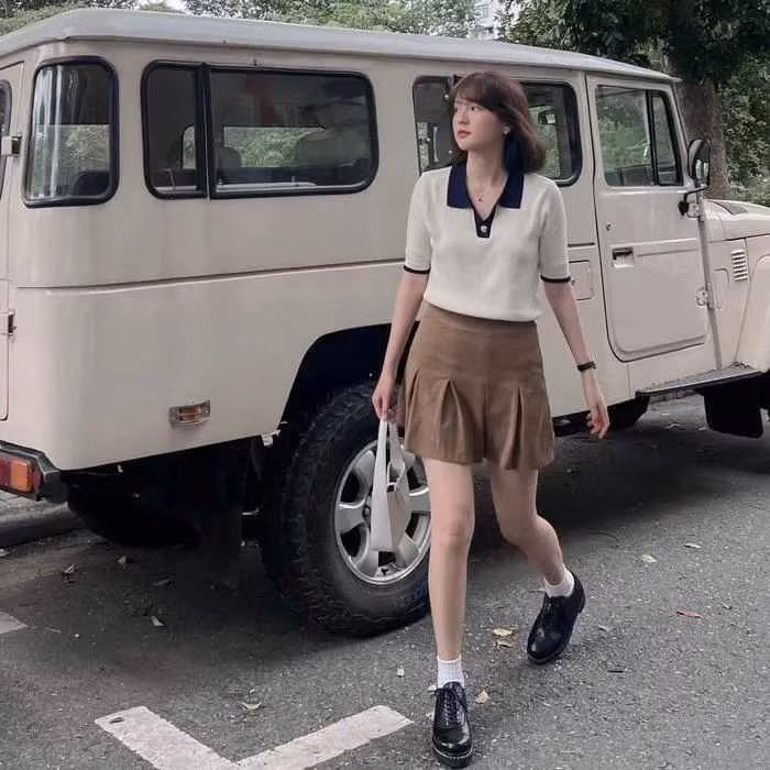 Hình ảnh của hot girl Hải Tú lập tức thu hút sự chú ý và một số người cho rằng đây chính là xế hộp yêu thích của Sơn Tùng.