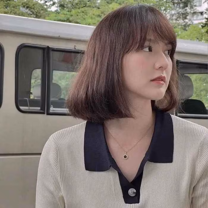 Hải Tú khoe dáng bên G63, netizen liền réo tên Sơn Tùng M-TP Hai Tu khoe dang ben G63, netizen lien reo ten Son Tung M-TP