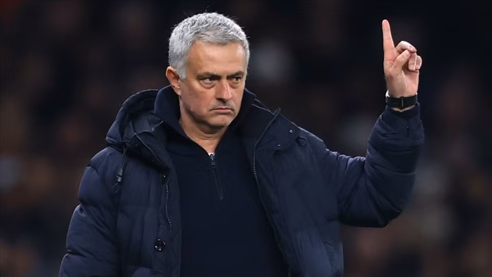 Bản hợp đồng đắt đỏ nhất của Mourinho là Paul Pogba (105 triệu euro). Tuy nhiên, cả hai có mối quan hệ không mấy tốt đẹp.