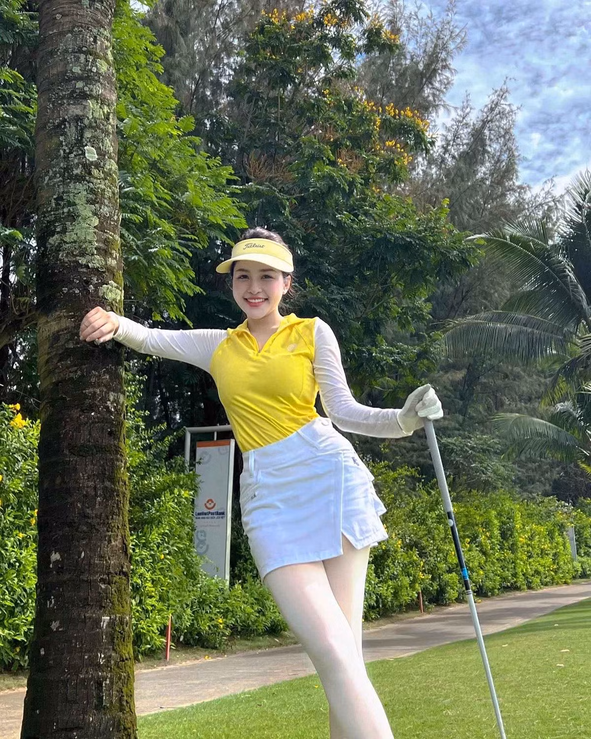 Cách đây chưa lâu, phát ngôn của Trâm Anh về việc đi đánh golf và cặp đại gia bất ngờ bị cư dân mạng khui lại.