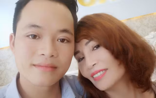 Trước đó, cô dâu 62 tuổi đã chi tiền cho chồng 26 tuổi đi nhấn mí.