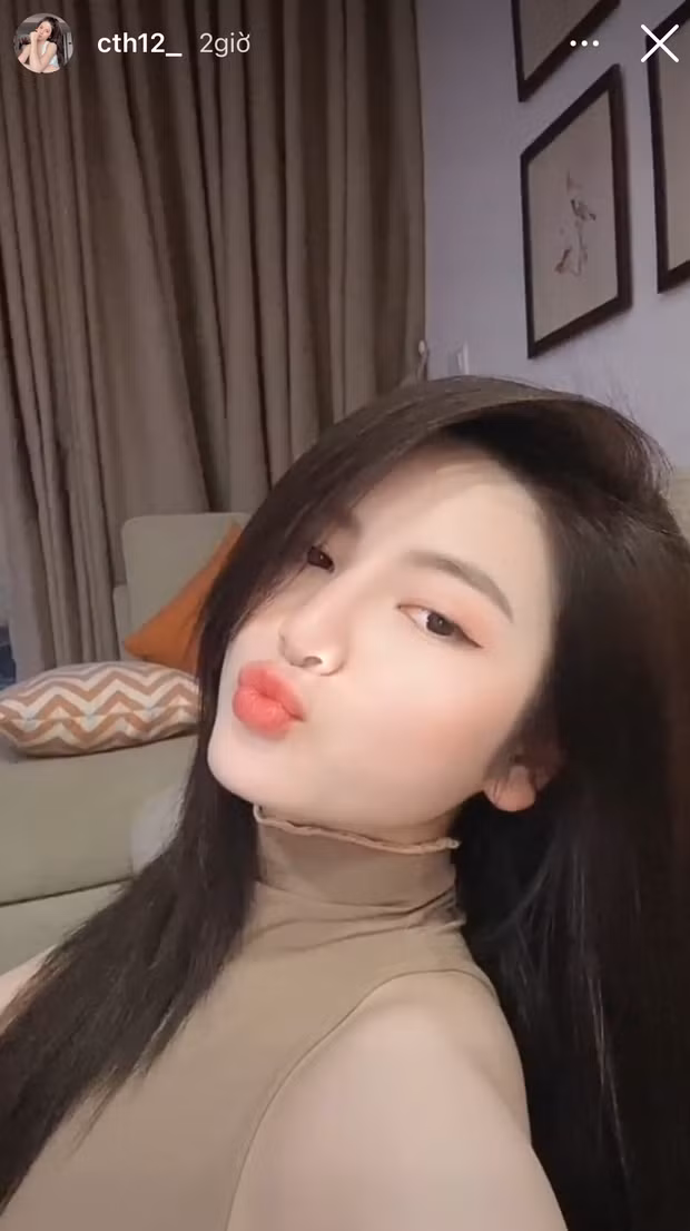 Mới đây trên MXH, bạn gái tin đồn Quang Hải là Chu Thanh Huyền có động thái đầu tiên sau trận thắng đậm ở Dubai vừa qua trước Indonesia.