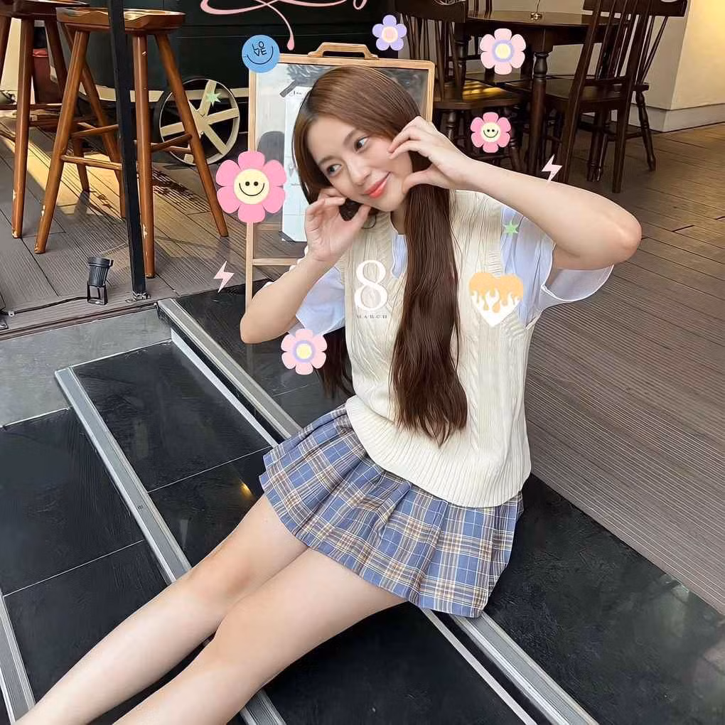 Hiện tại, Young Ju có nhiều thay đổi về ngoại hình và khả năng giao tiếp bằng tiếng Việt. Với giọng hát ngọt ngào và tính cách đáng yêu, hot girl gốc Hàn Quốc nhanh chóng tạo được dấu ấn trong mắt người hâm mộ.