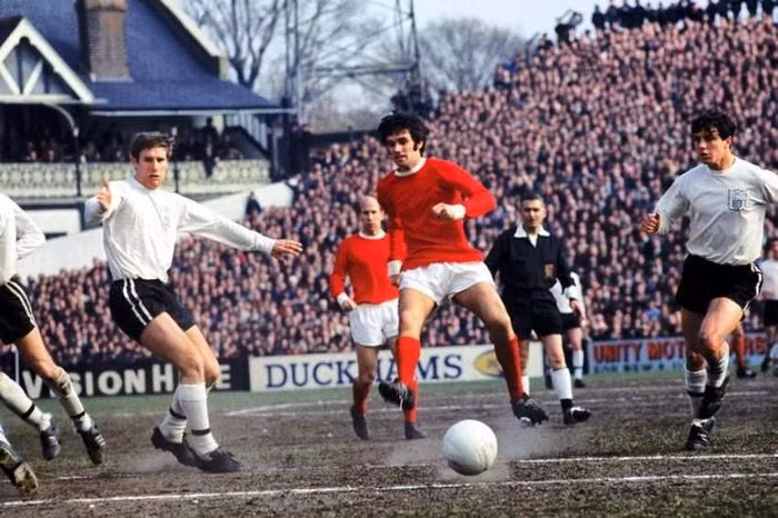 George Best là huyền thoại bậc nhất của MU. Ông đẹp trai, lãng tử, đá bóng giỏi, hoa mỹ...nhưng bóng đá Bắc Ireland thì quá yếu. George Best chỉ xem VCK World Cup qua truyền hình.