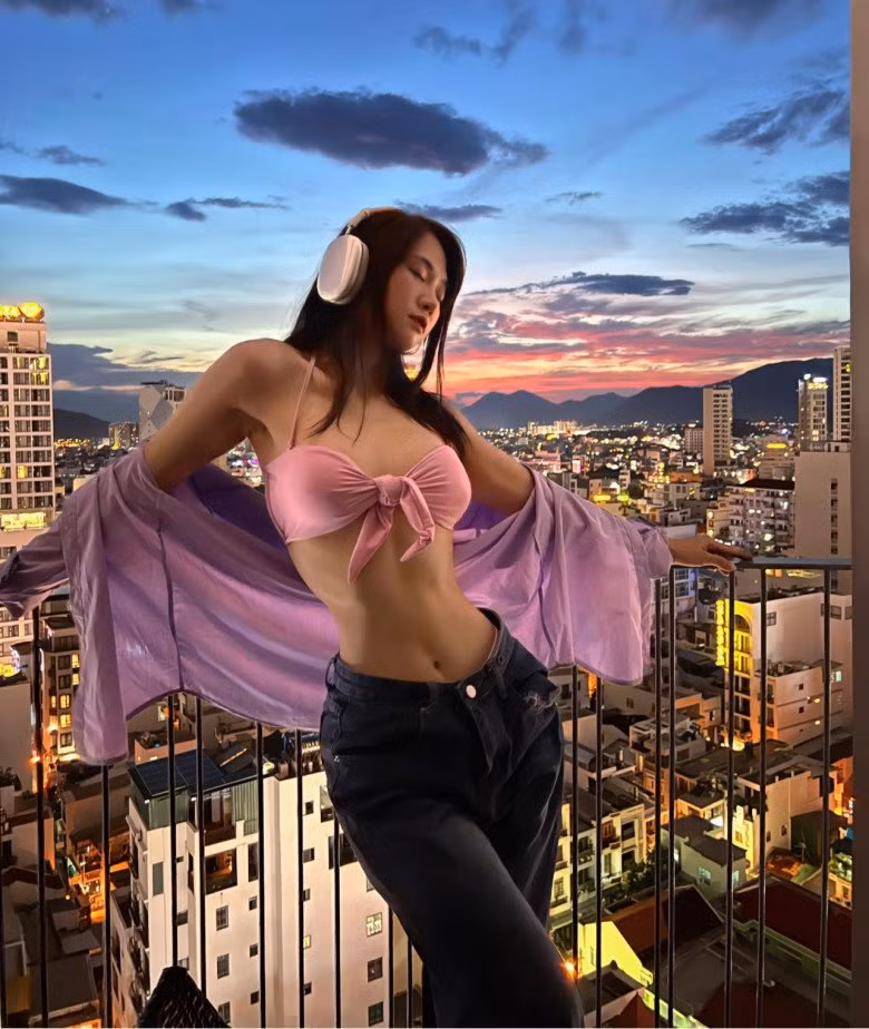 Lê Bống từng nặng đến 70kg, chính bản thân nàng hot girl còn hài hước kể bản thân mình ngày xưa như một hình tròn.