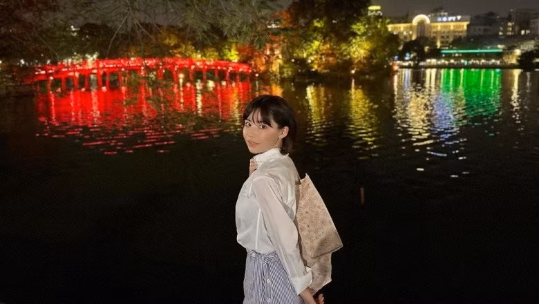 Những ngày gần đây, dân mạng đang xôn xao trước thông tin, nữ thần phim người lớn Nhật Bản là - Eimi Fukada đang có chuyến du lịch tại Việt Nam.