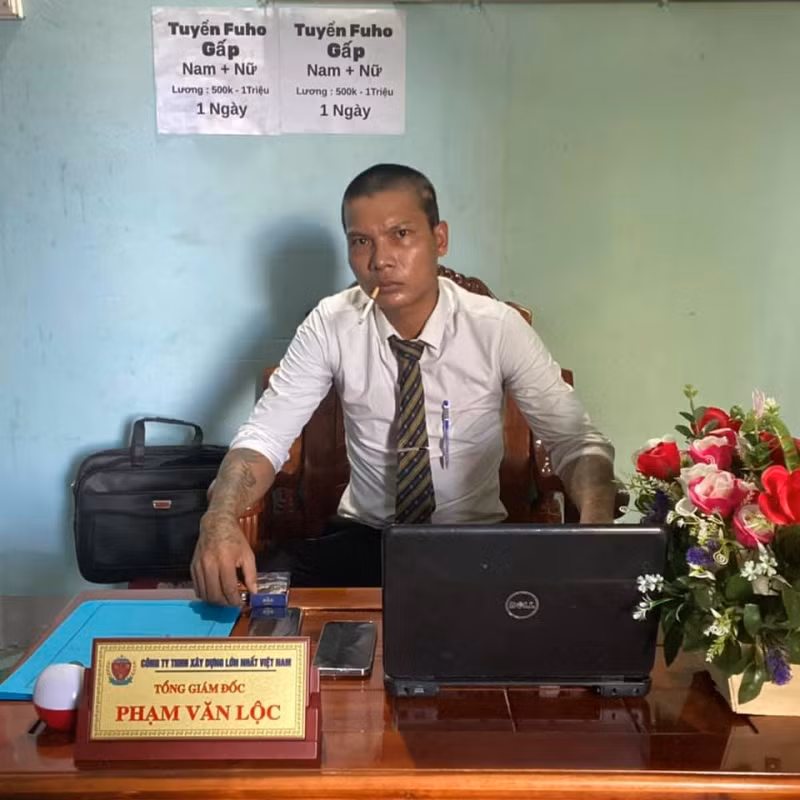 Ngay sau khi được chia sẻ, những hình ảnh đã nhanh chóng nhận được sự quan tâm lớn của dư luận. Đa số mọi người đều cảm thấy chưa quen với một hình ảnh Lộc Fuho CEO.