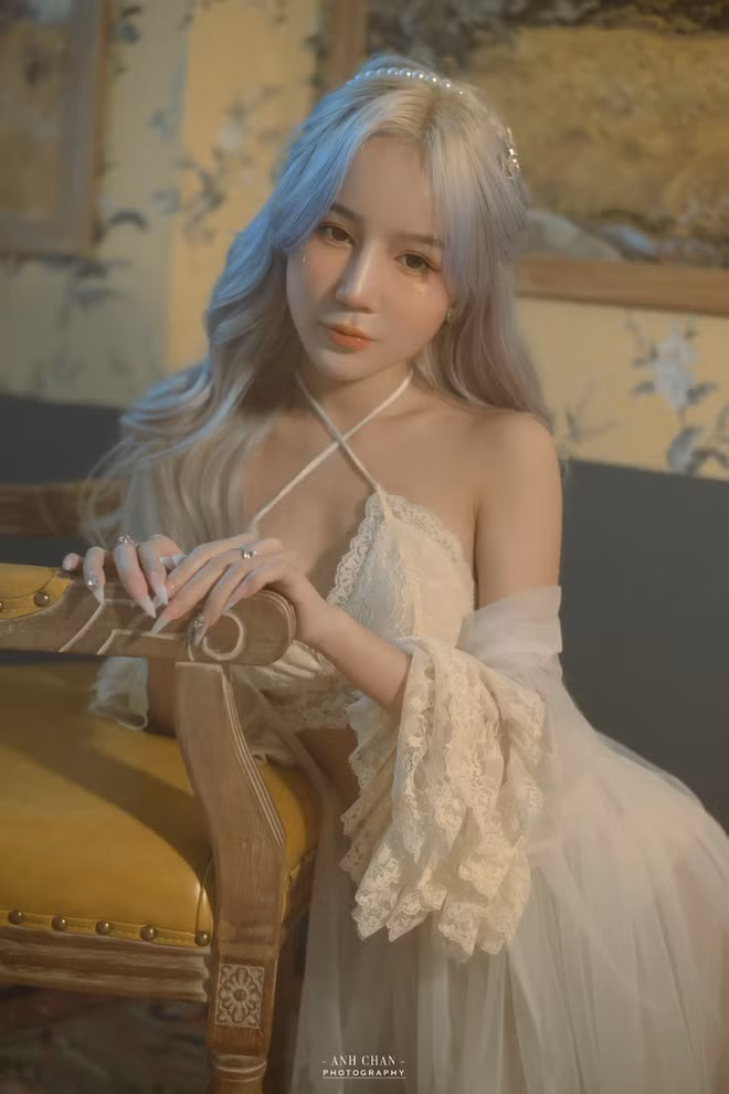 Cũng nhờ có sắc vóc, nữ streamer 9X Thiên Thy cũng là mẫu người và công việc này mang về cho cô nàng nguồn thu nhập khá.