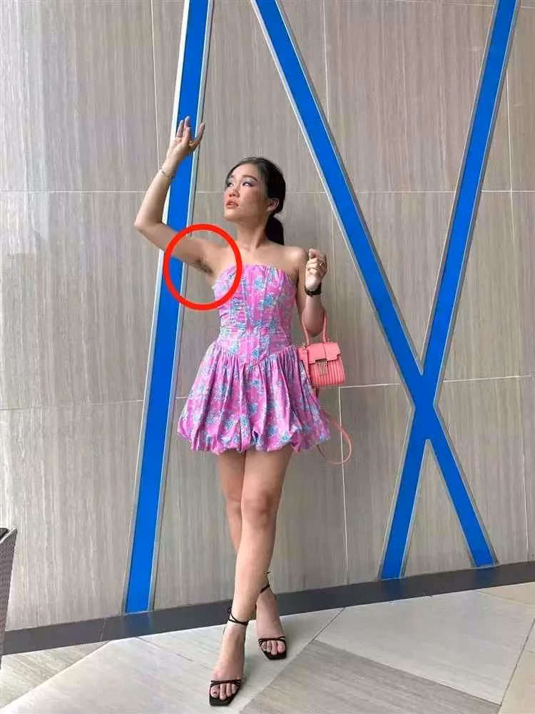 Đây như món quà Lê Thụy tự thưởng cho bản thân sau những nỗ lực làm việc. "Chính thức ăn mì gói", hot TikToker đính kèm.