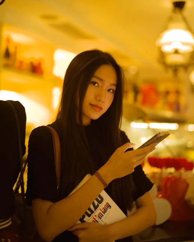 Một người đẹp khác cũng bước ra từ Hoa hậu Việt Nam 2020 bị netizen bóc phốt photoshop quá đà đó là Doãn Hải My - bạn gái tin đồn của cầu thủ Đoàn Văn Hậu.