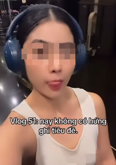 Hành động phản cảm "thả rông" vòng 1 đã gây ra một làn sóng chỉ trích mạnh mẽ, khiến không ít người bức xúc về thái độ và sự thiếu tôn trọng trong việc lựa chọn trang phục của cô gái khi tham gia vào môi trường công cộng như phòng gym.