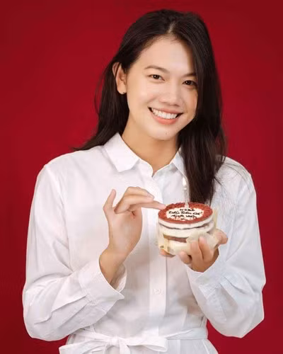 Bên cạnh hoạt động giảng dạy, quay video chia sẻ nội dung kiến thức bơi lội, Ánh Viên còn trở thành người mẫu ảnh được săn đón