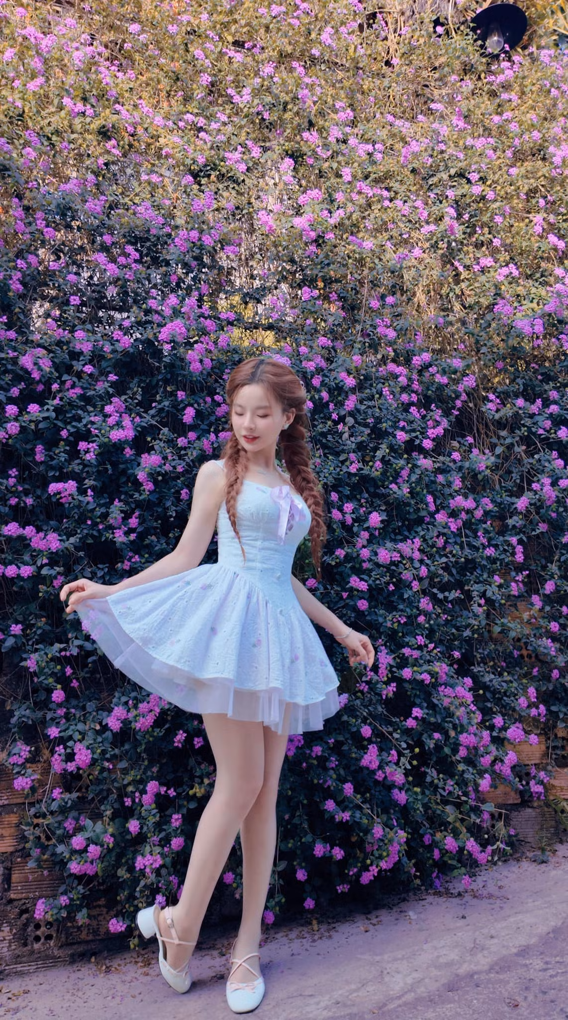 Trước đó, thời gian qua, nữ streamer có nhiều thời gian để tập trung vào bản thân, phát triển các sở thích và dự án cá nhân. Cô nàng vẫn tham gia vào những dự án hợp tác phù hợp.