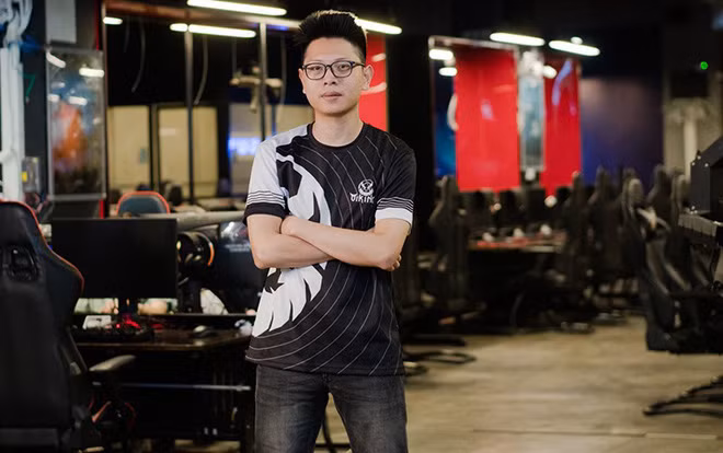 Trước khi trở thành streamer, Bomman là một cựu sinh viên của Đại học Bách Khoa, khoa Công nghệ thông tin.