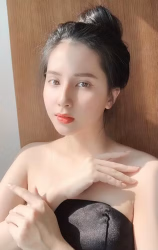 Người này cho rằng lúc trước Thiên An vẫn đang trong quá trình bắt đầu bán hàng online nên chưa kiếm được nhiều tiền. Hiện tại, công việc kinh doanh có vẻ "khá khẩm" hơn nên cuộc sống cũng thoải mái phần nào, vì thế nhan sắc cũng được đà "lên hương".