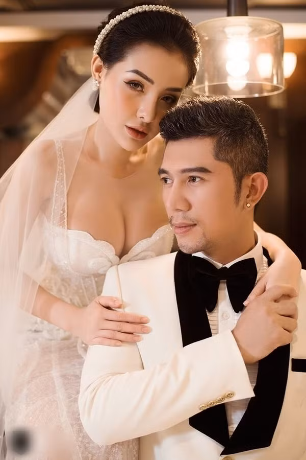 Ngân 98 thừa nhận, cô chưa bao giờ đòi hỏi Lương Bằng Quang chu cấp tiền bạc kể từ lúc hẹn hò.