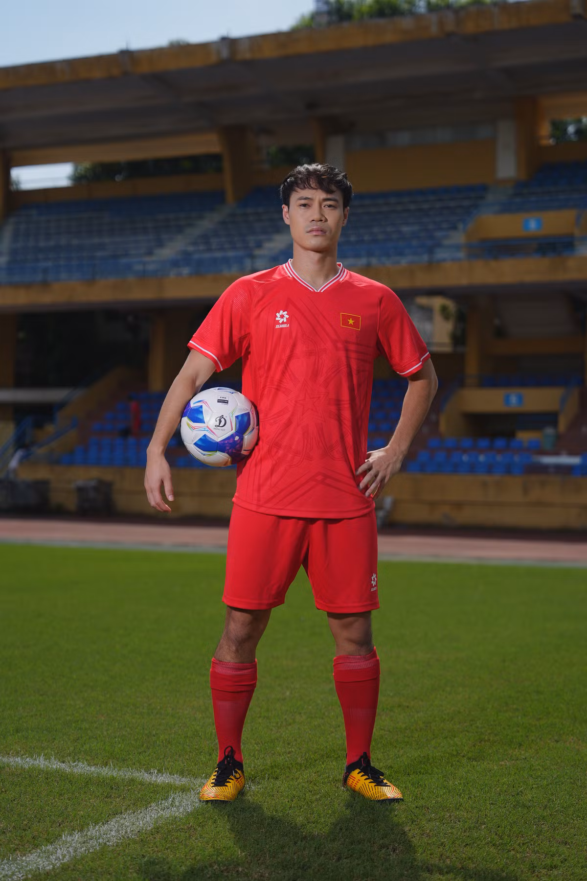 Bong thi dau chinh thuc V-League 2024/2025 co gi dac biet?