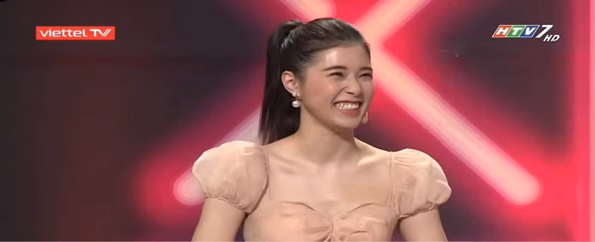 Trong gameshow, siêu mẫu Võ Hoàng Yến và ca sĩ ST Sơn Thạch đều khuyên Thu Huyền đi thi các cuộc thi sắc đẹp vì thừa tiêu chuẩn.