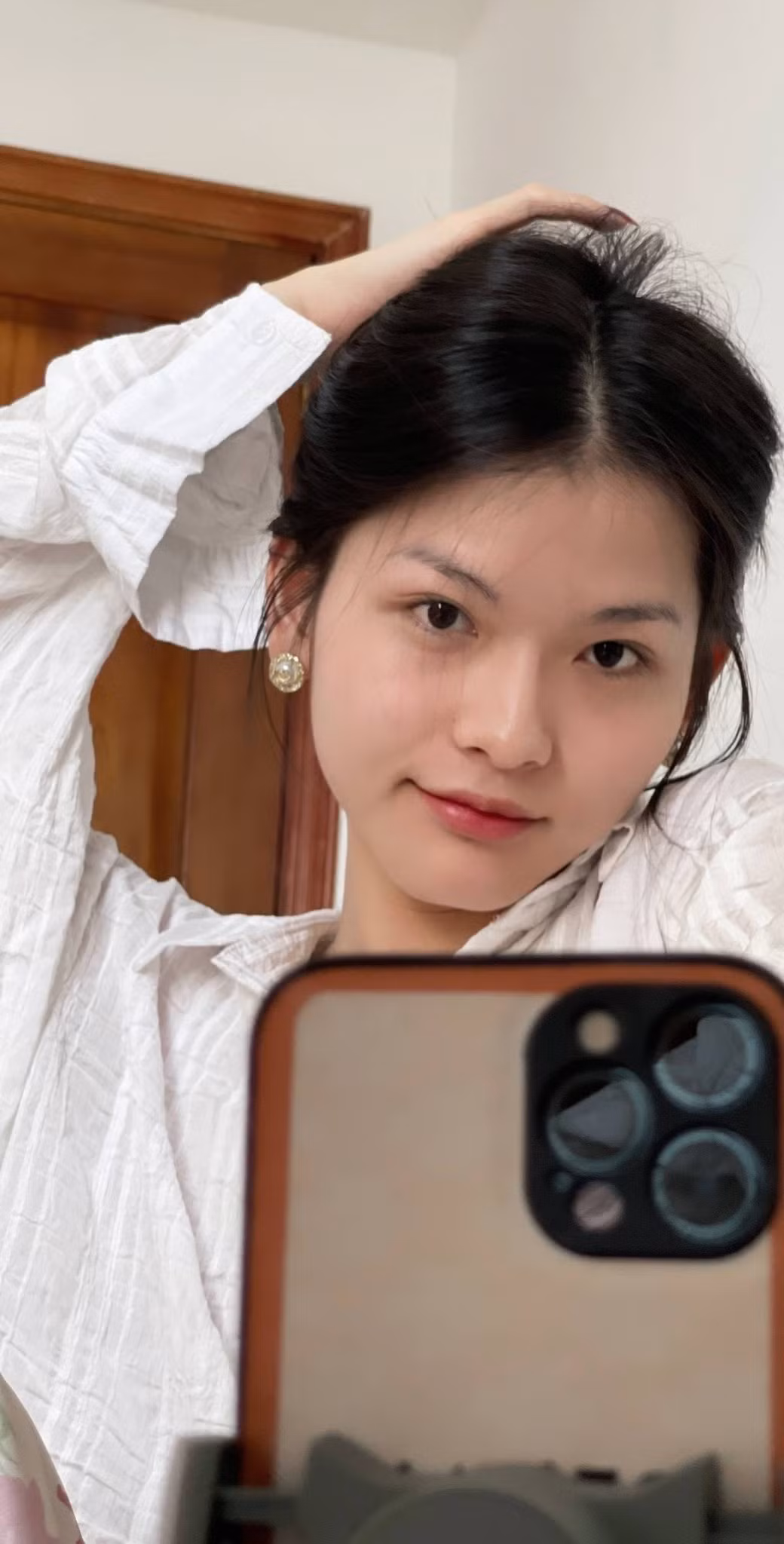 Nữ bác sĩ chuyển giới này cũng từng tung bảng điểm thời còn đi học cấp 3 của mình tại trường THPT Giồng Riềng (Kiên Giang).