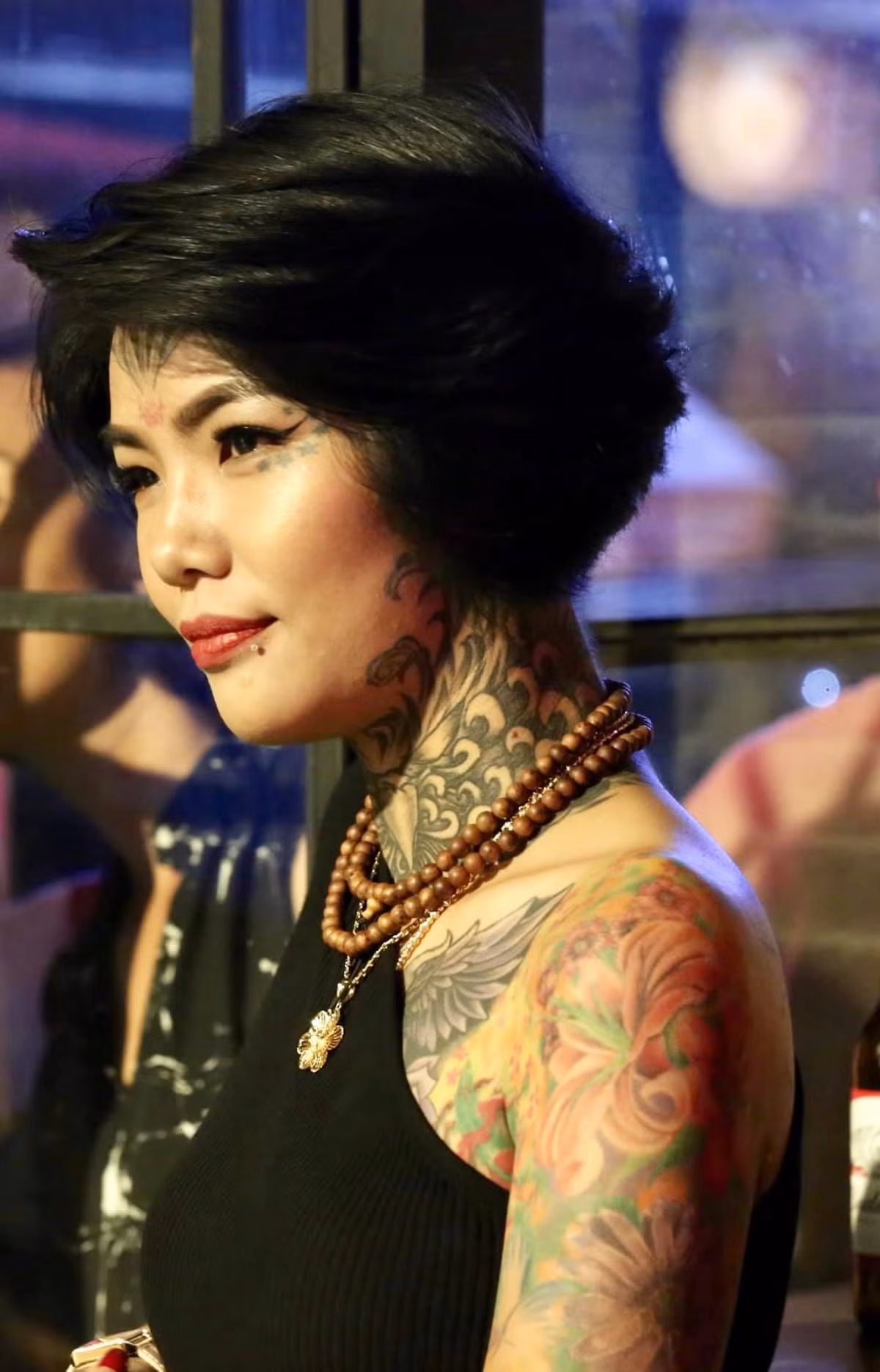 Đặc biệt, công việc xăm hình cũng mang tới cho Mai Phạm thu nhập kha khá. Năm 2019, cô từng chia sẻ với báo giới về mức lương của mình khi khách hàng của tiệm xăm ra vào tấp nập.