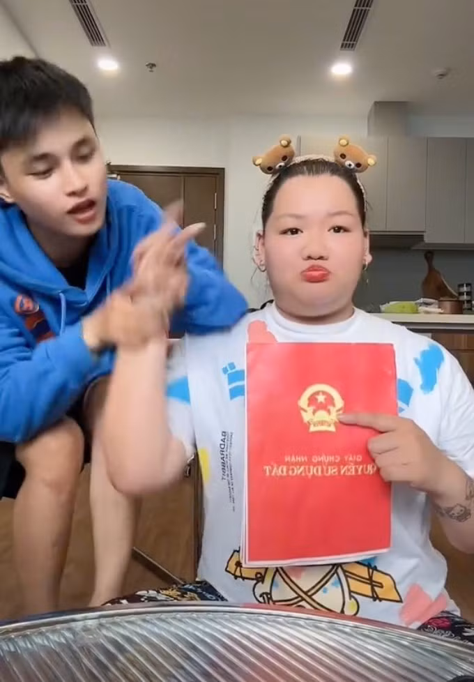 Dù không biết những gì Kim Liên khoe trong đoạn clip có phải là thật hay không, thế nhưng nhiều người xem vẫn cho rằng điều đó không quá quan trọng.
