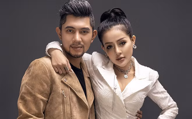 "Ngân không còn là trẻ con nữa đâu. Bạn nên tôn trọng người xem một chút thì hay hơn! Sống bản năng và cảm xúc quá sẽ phá hỏng nhiều thứ" hay "Ghê gớm vậy má. May ông Quang lớn tuổi nên ông nhường nhịn đó. Chứ gặp anh nào trẻ trẻ thì có mà cãi nhau cả ngày" là những bình luận mà dân mạng nhắc nhở hot girl thị phi này.
