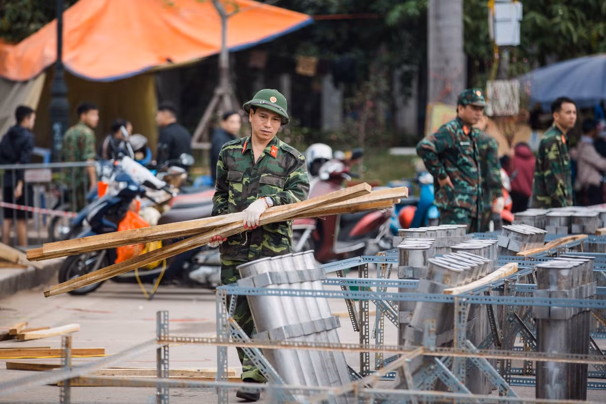 Mọi công tác chuẩn bị đều được triển khai hết sức khẩn trương, gọn gàng và vô cùng chính xác.